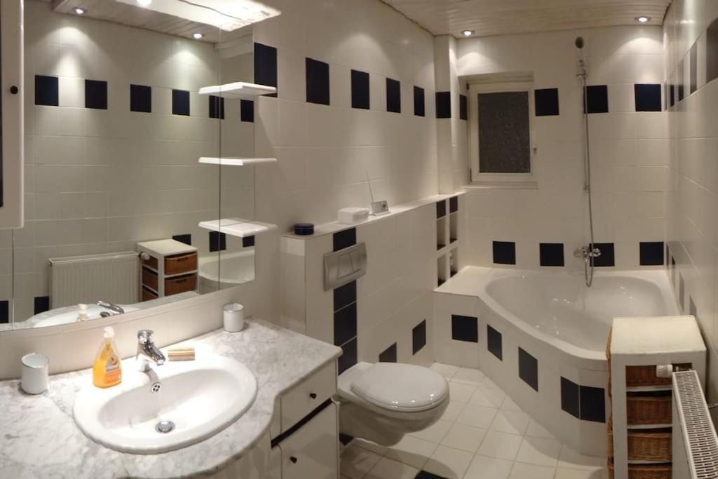 2 Bedroom Beautyful Vacation Home / Ferienhaus Brunsberg Buchholz in der Nordheide Buitenkant foto